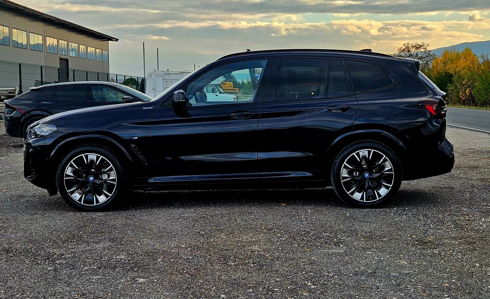 BMW iX3 M Sport Pro, снимка 8 - Автомобили и джипове - 56558112