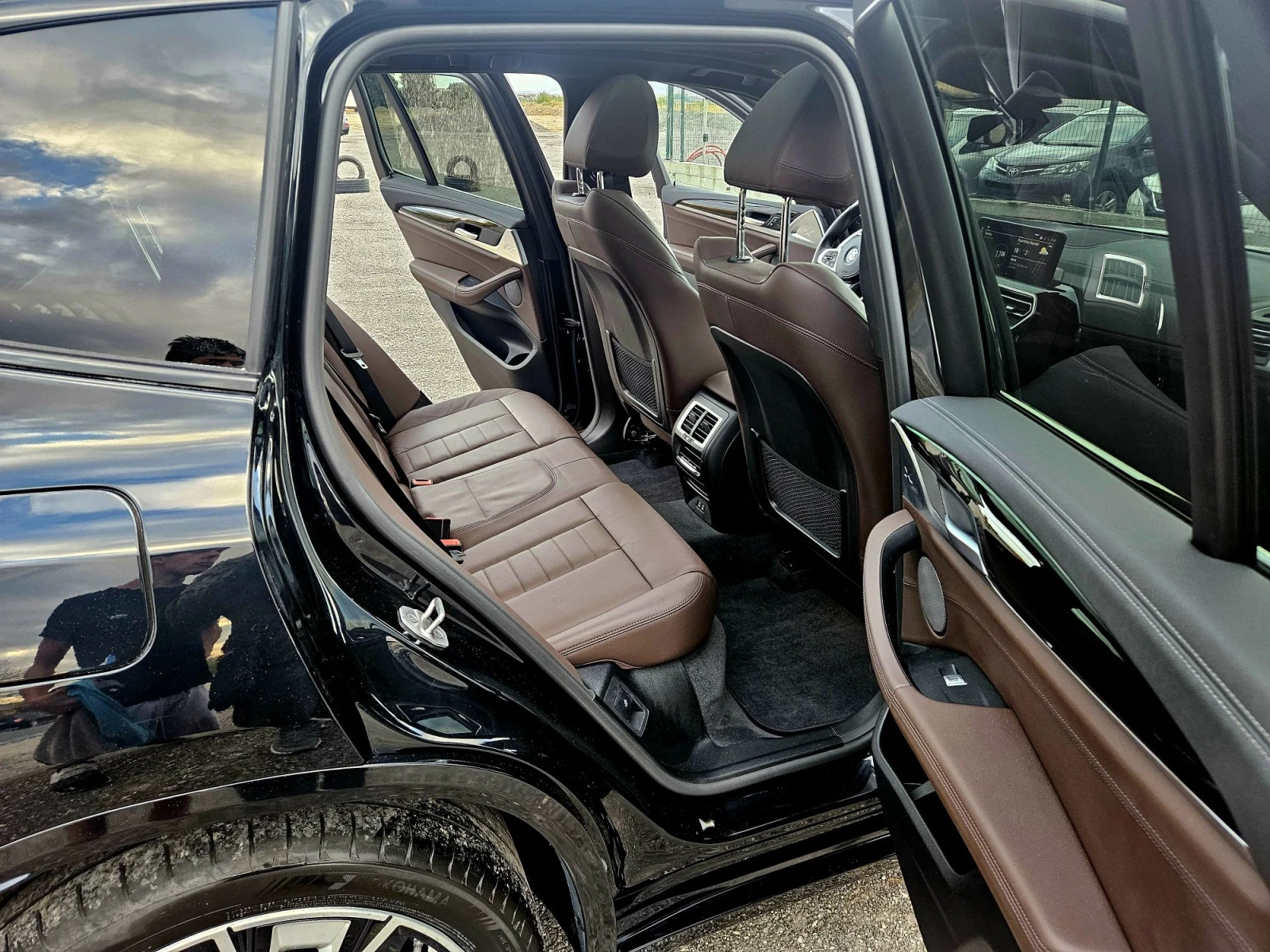 BMW iX3 M Sport Pro, снимка 12 - Автомобили и джипове - 56558112