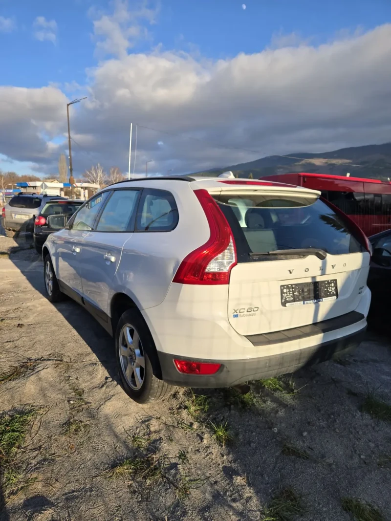Volvo XC60, снимка 6 - Автомобили и джипове - 52946173