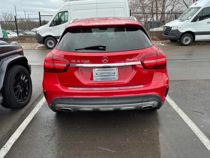 Mercedes-Benz GLA 250 * 250 * CARFAX * БЕЗ ПЪРВОНАЧАЛНА ВНОСКА, снимка 4 - Автомобили и джипове - 52904573