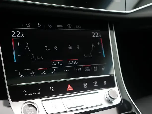 Audi Q7 50 TDI Quattro = S-line = 7 Seats Гаранция, снимка 8 - Автомобили и джипове - 55477533