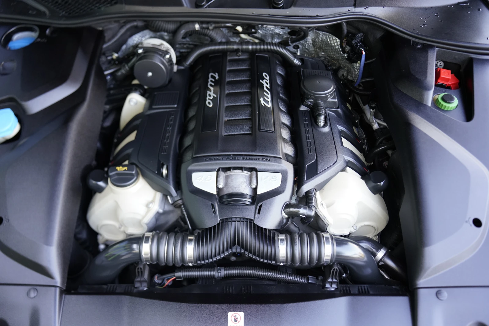 Porsche Cayenne Turbo 4.8 V8 Facelift, снимка 15 - Автомобили и джипове - 45742457