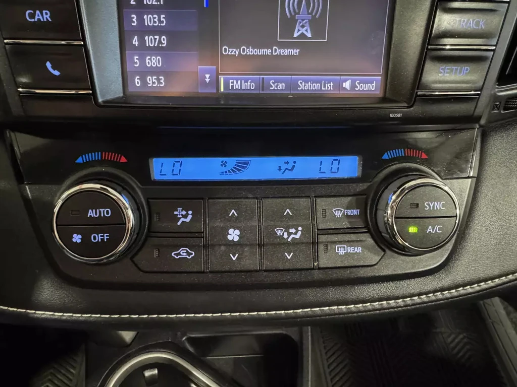 Toyota Rav4 XLE* PREMIUM* AWD*  - изображение 8