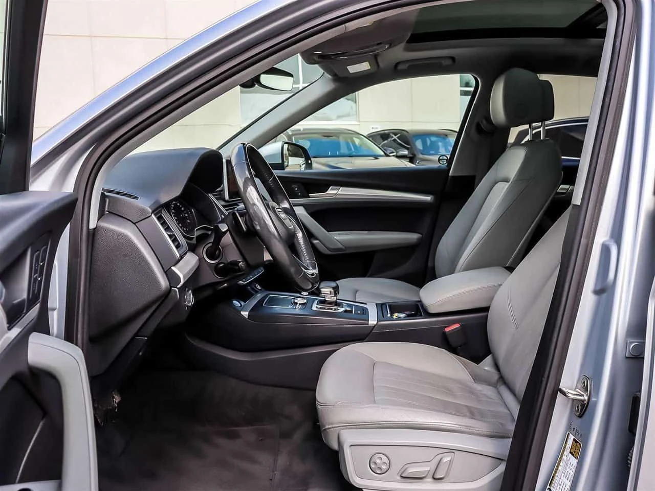 Audi Q5 * Панорама * 31 306 КМ * Подгрев * , снимка 8 - Автомобили и джипове - 54043022