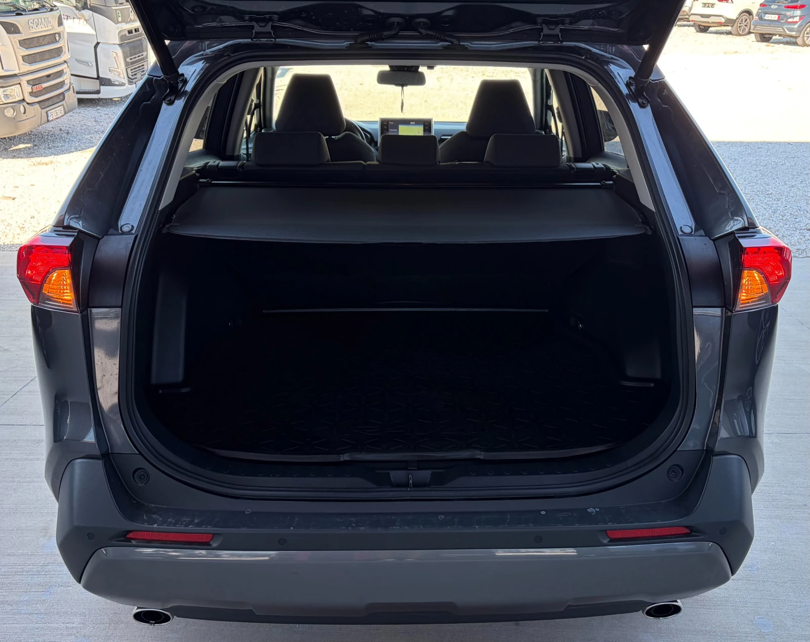 Toyota Rav4 2.5 Hybrid , снимка 10 - Автомобили и джипове - 55274940