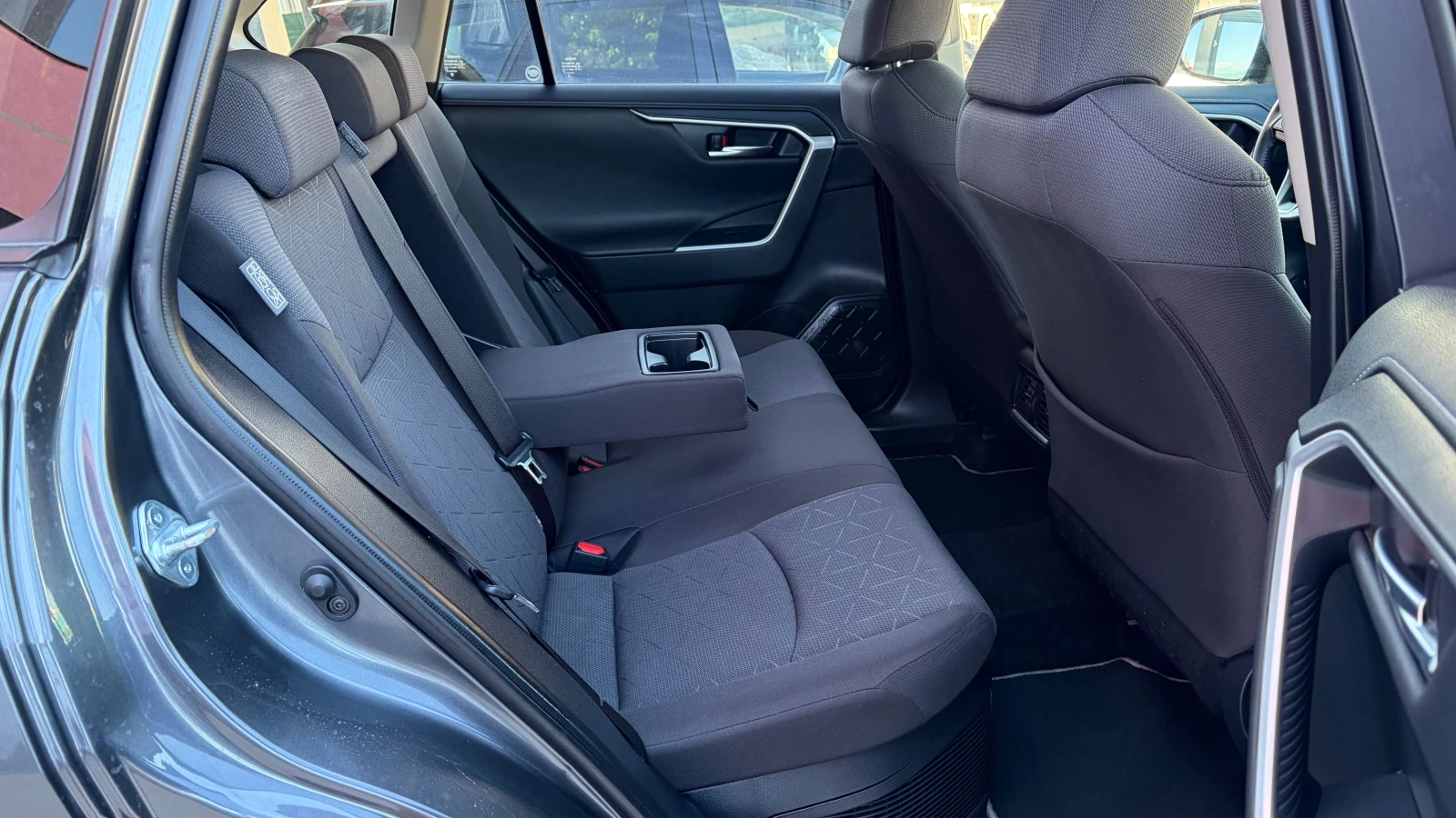Toyota Rav4 2.5 Hybrid , снимка 11 - Автомобили и джипове - 55274940