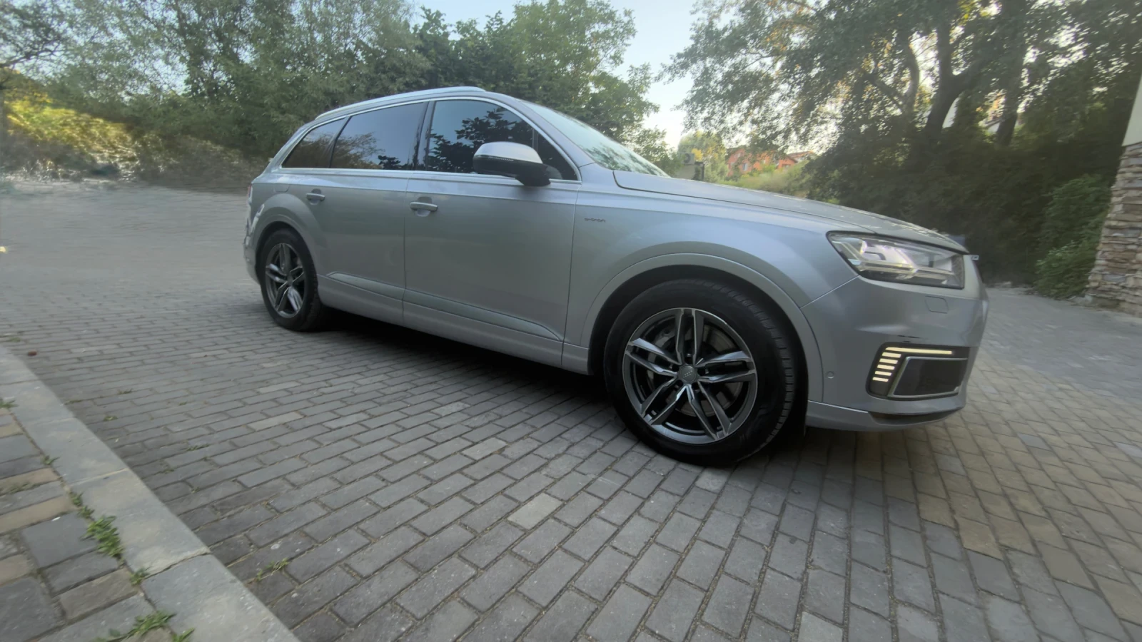 Audi Q7 E-Tron, снимка 4 - Автомобили и джипове - 55409605