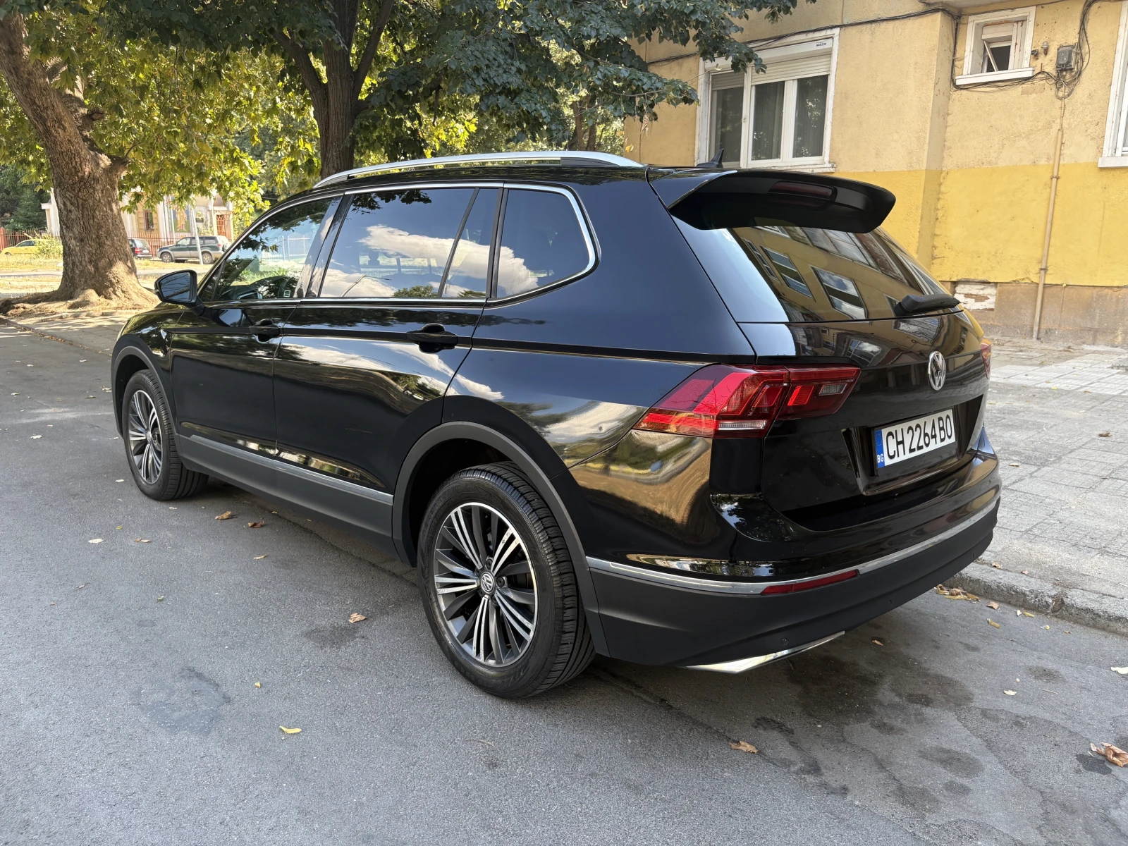 VW Tiguan Allspace 2.0 TSI/FULL MAX, снимка 7 - Автомобили и джипове - 55847282