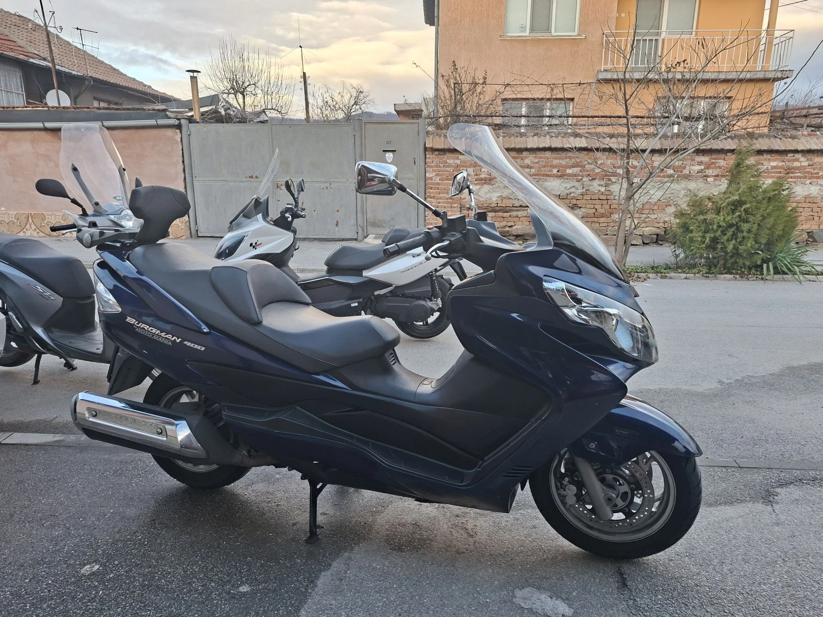 Suzuki Burgman 400ie Скутера е топ - изображение 2