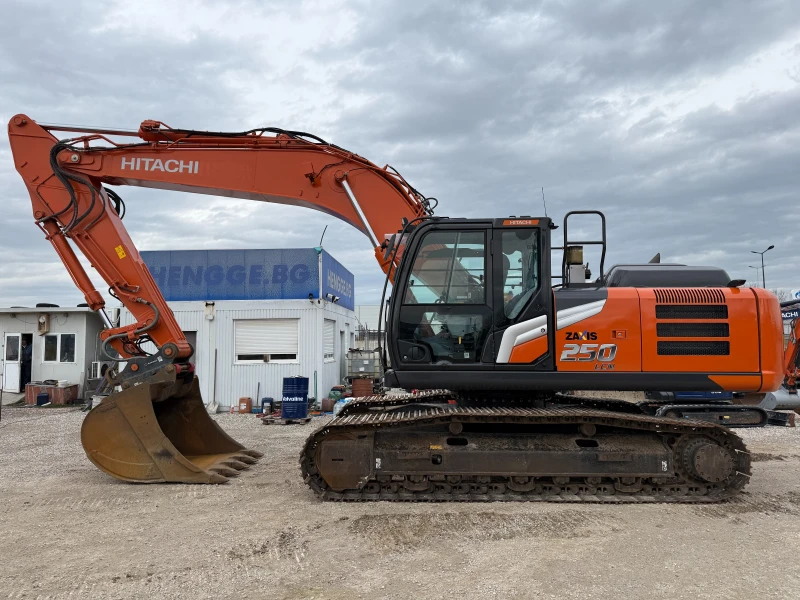 Багер Hitachi ZX 250 LC-7