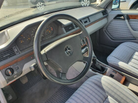 Mercedes-Benz E 200, снимка 7