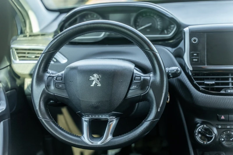 Peugeot 2008 1.2i NAVI, снимка 7 - Автомобили и джипове - 43854848