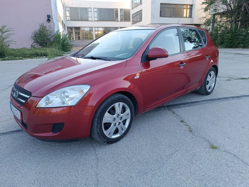 Kia Ceed, снимка 1 - Автомобили и джипове - 47031291