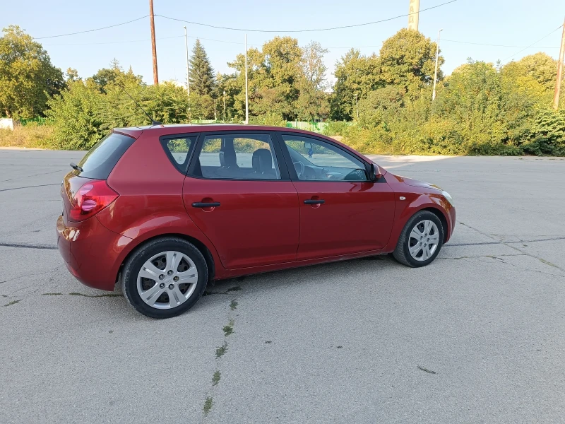 Kia Ceed, снимка 5 - Автомобили и джипове - 47031291