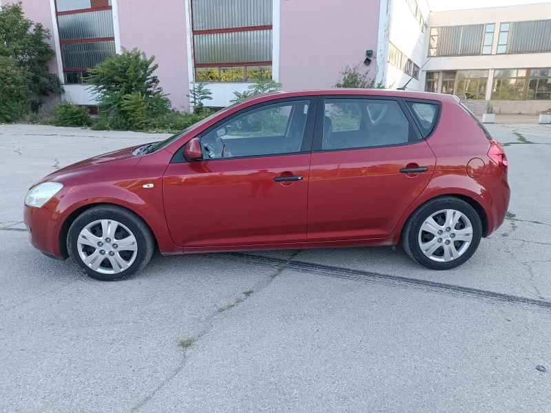 Kia Ceed, снимка 2 - Автомобили и джипове - 47031291