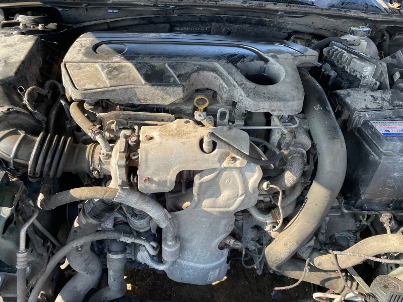 Opel Insignia 1.6 CDTI, снимка 9 - Автомобили и джипове - 49784738