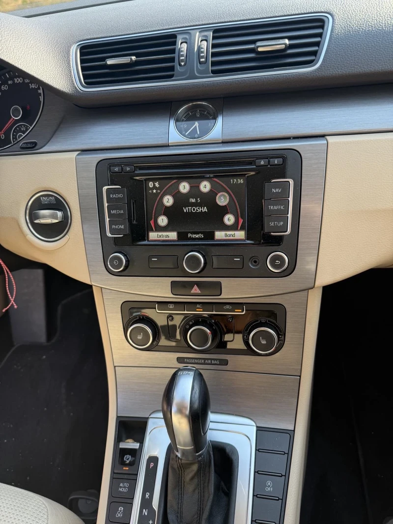 VW Passat, снимка 14 - Автомобили и джипове - 52133297