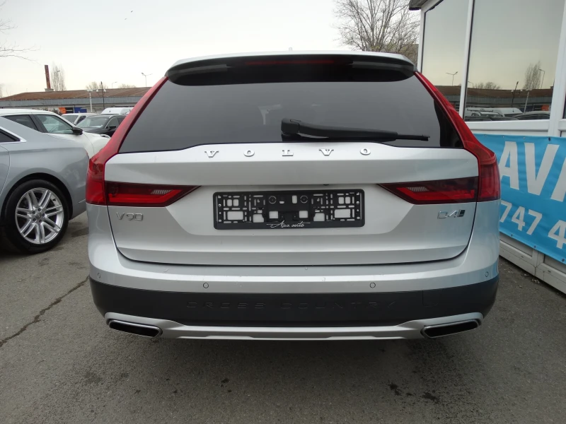 Volvo V90 Cross Country 2.0D4-190k.c. AWD, снимка 5 - Автомобили и джипове - 52648157