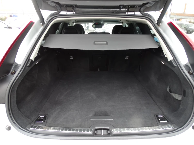 Volvo V90 Cross Country 2.0D4-190k.c. AWD, снимка 16 - Автомобили и джипове - 52648157