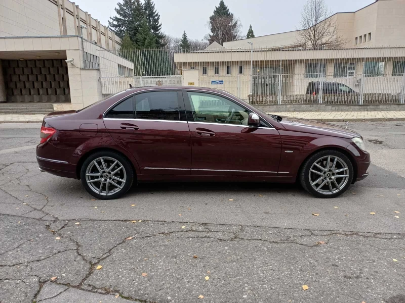 Mercedes-Benz C 320 CDI Avangarde, снимка 6 - Автомобили и джипове - 52664367