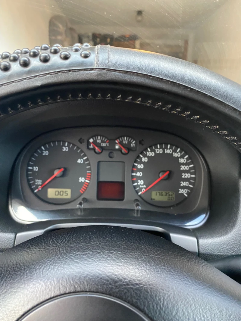 VW Bora, снимка 8 - Автомобили и джипове - 52831757