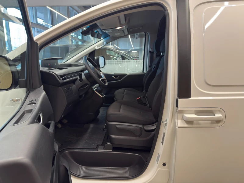 Hyundai Staria COMFORT, снимка 15 - Автомобили и джипове - 52840874