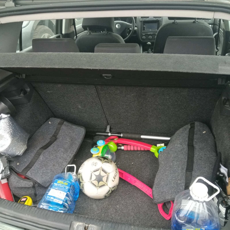 VW Golf 2.0 TDI, снимка 10 - Автомобили и джипове - 52991704