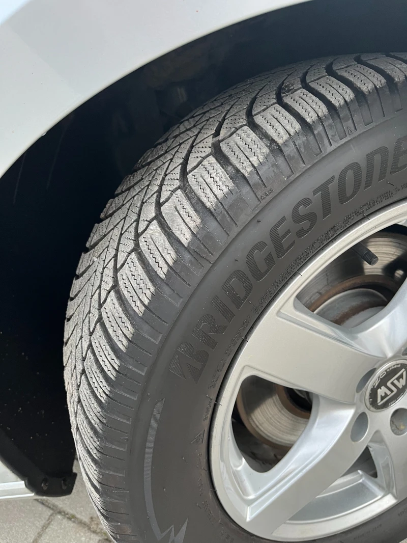 VW Passat 2.0 TDI DSG-автоматик TUV, зимни и летни гуми с дж, снимка 5 - Автомобили и джипове - 53292631