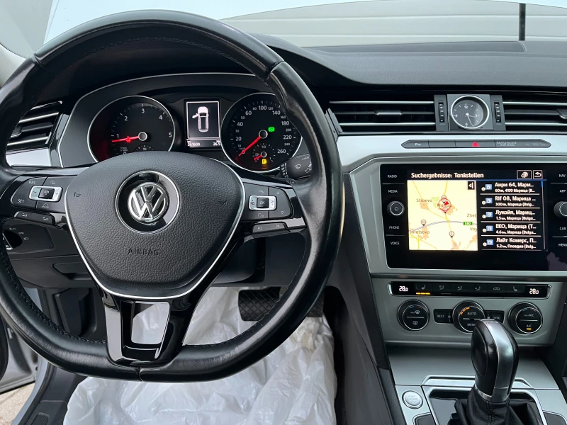 VW Passat 2.0 TDI DSG-автоматик TUV, зимни и летни гуми с дж, снимка 8 - Автомобили и джипове - 53292631