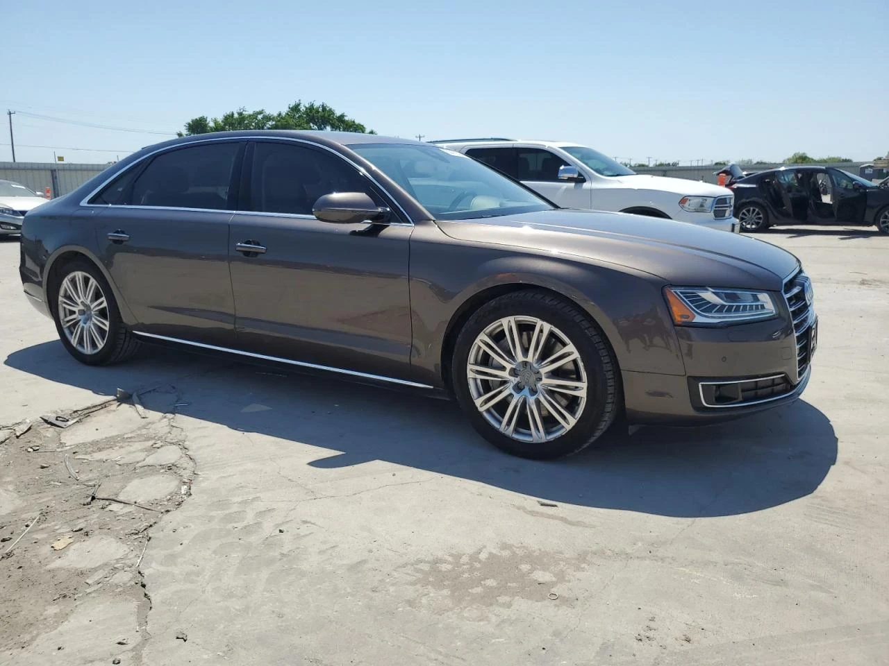 Audi A8  - изображение 3