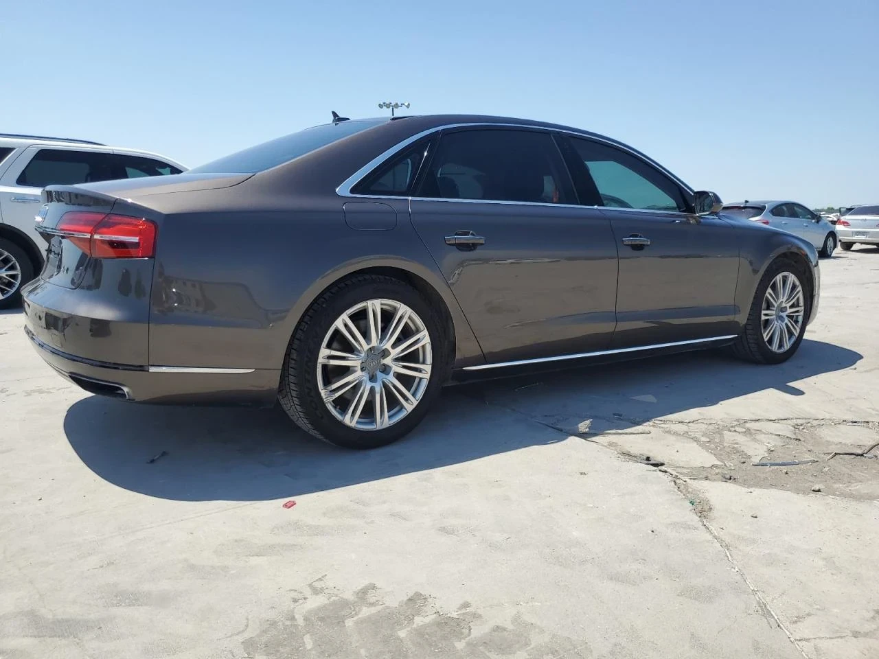 Audi A8  - изображение 6