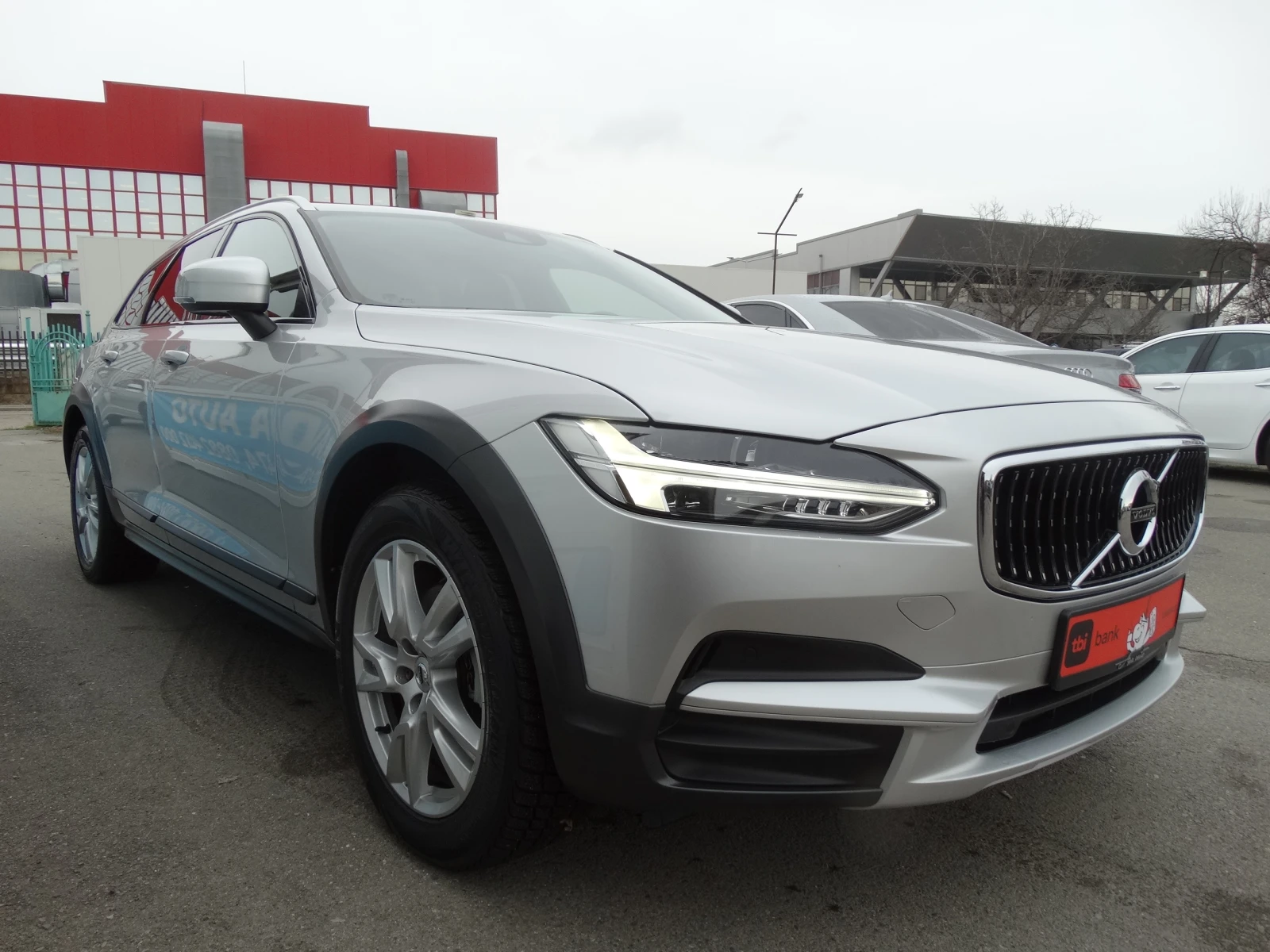 Volvo V90 Cross Country 2.0D4-190k.c. AWD - изображение 3