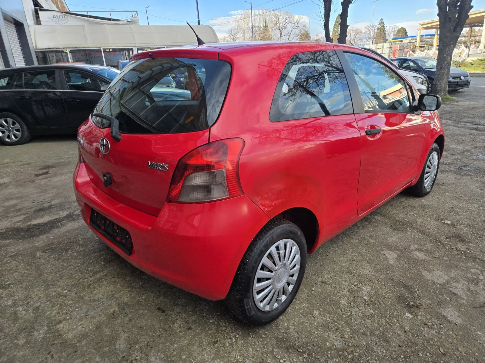 Toyota Yaris  - изображение 3