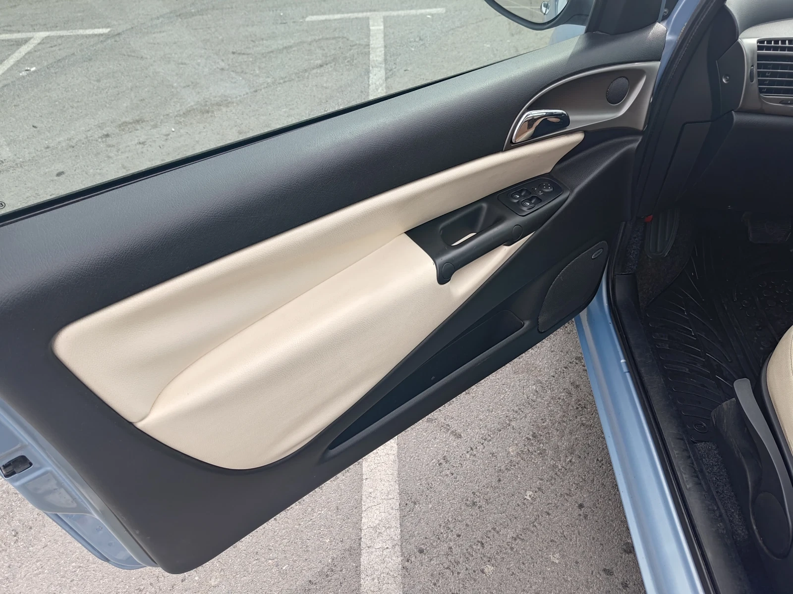 Lancia Ypsilon 1.4 16V АГУ, снимка 15 - Автомобили и джипове - 53754433