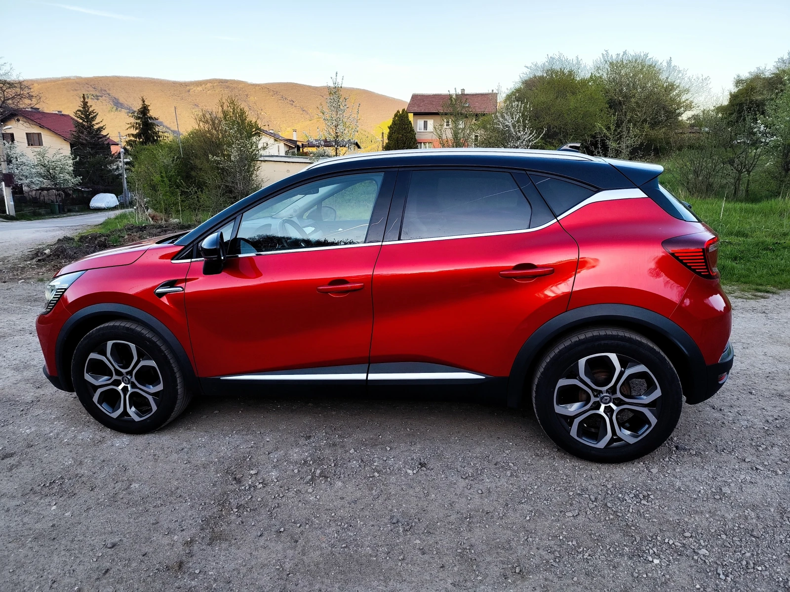 Renault Captur 1.3TceKATO NOVA, снимка 8 - Автомобили и джипове - 54350993