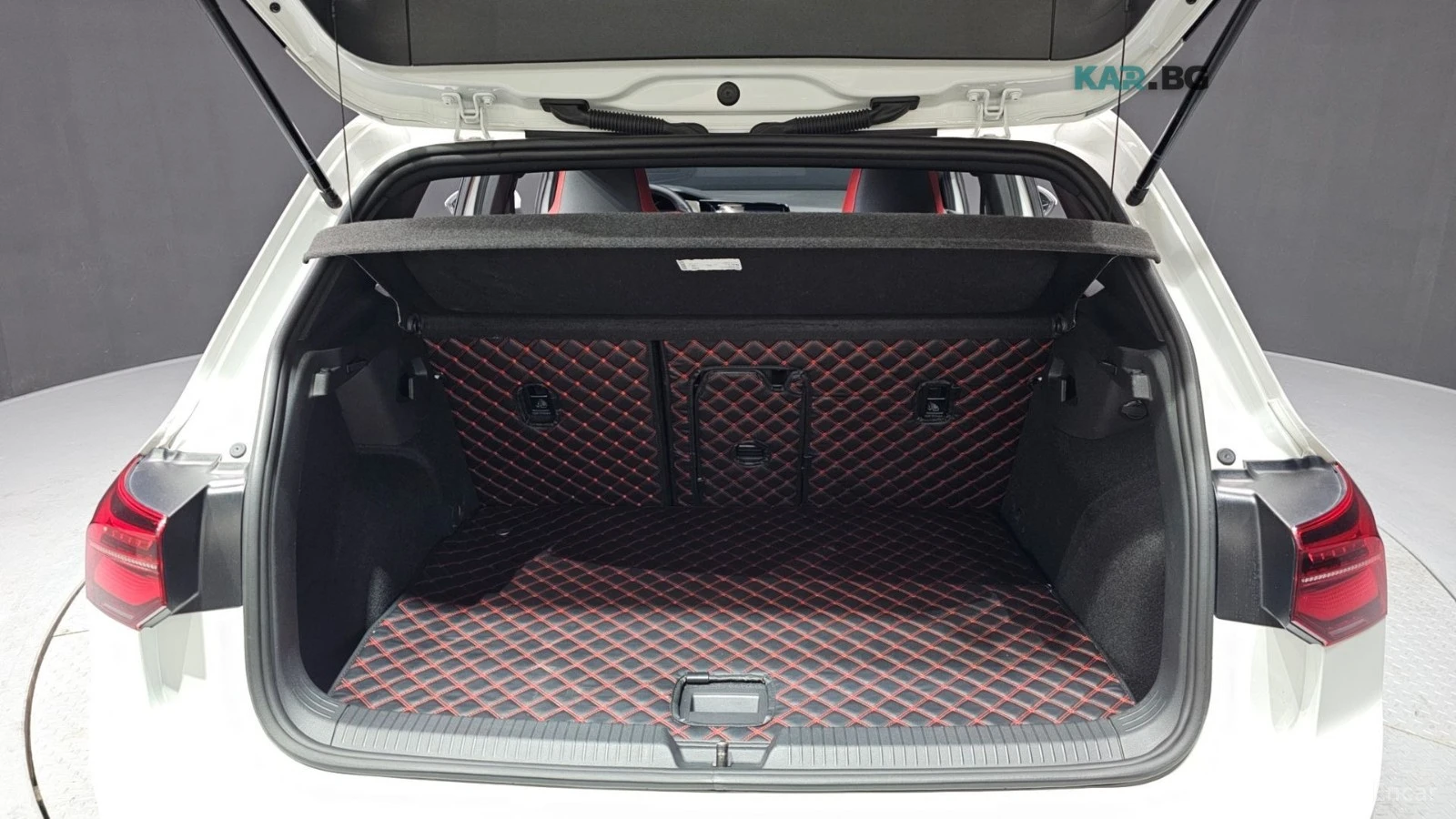 VW Golf GTI/2.0T/8TH GEN, снимка 17 - Автомобили и джипове - 54827881