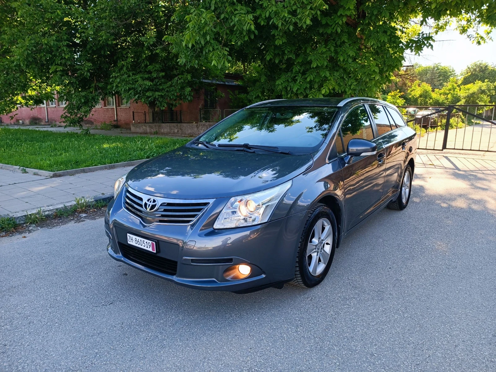 Toyota Avensis 2.0i-152кс-ШВЕЙЦАРИЯ-РЪЧКА-6ск, снимка 7 - Автомобили и джипове - 54842507