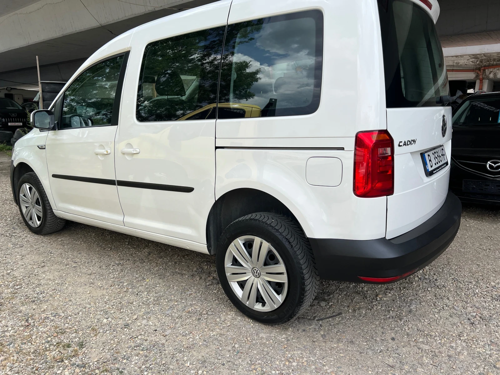 VW Caddy, снимка 8 - Автомобили и джипове - 55206132
