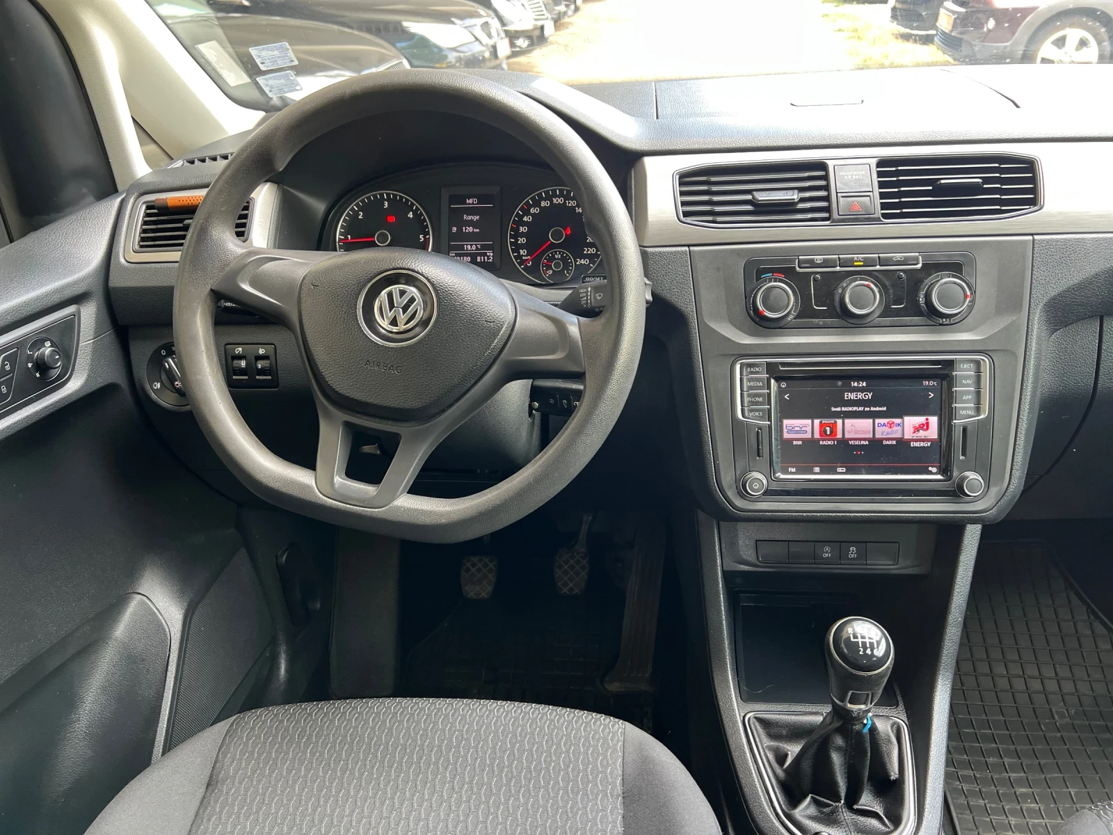 VW Caddy, снимка 12 - Автомобили и джипове - 55206132
