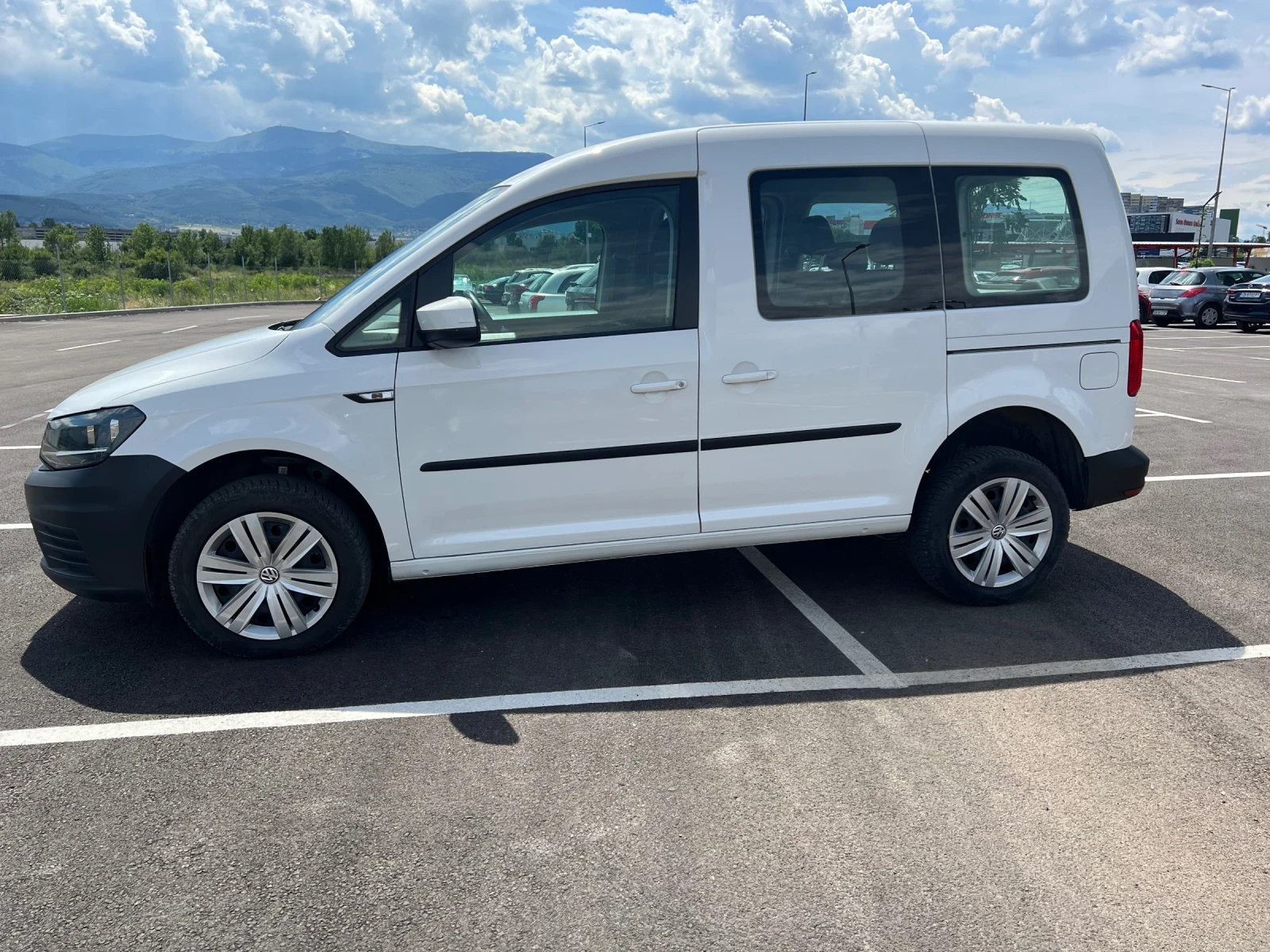 VW Caddy, снимка 6 - Автомобили и джипове - 55206132
