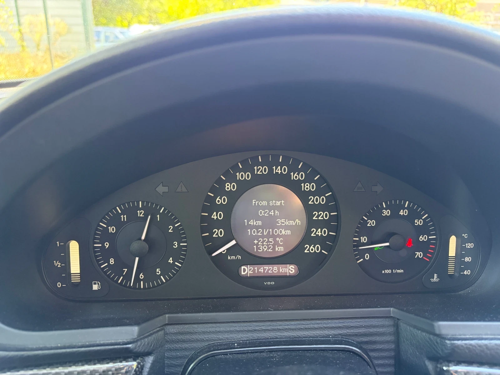 Mercedes-Benz E 200, снимка 12 - Автомобили и джипове - 55679398