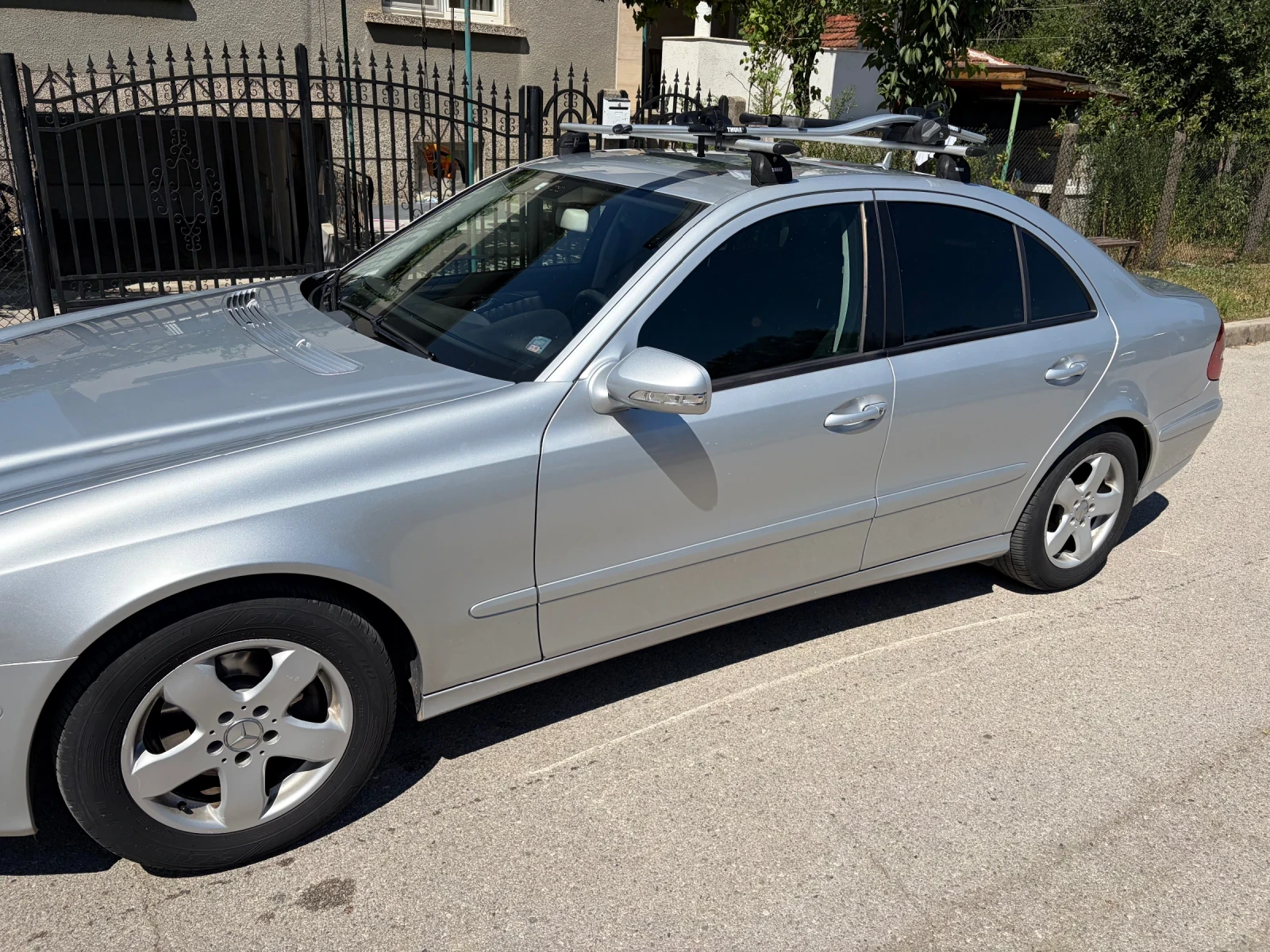 Mercedes-Benz E 200, снимка 3 - Автомобили и джипове - 55679398