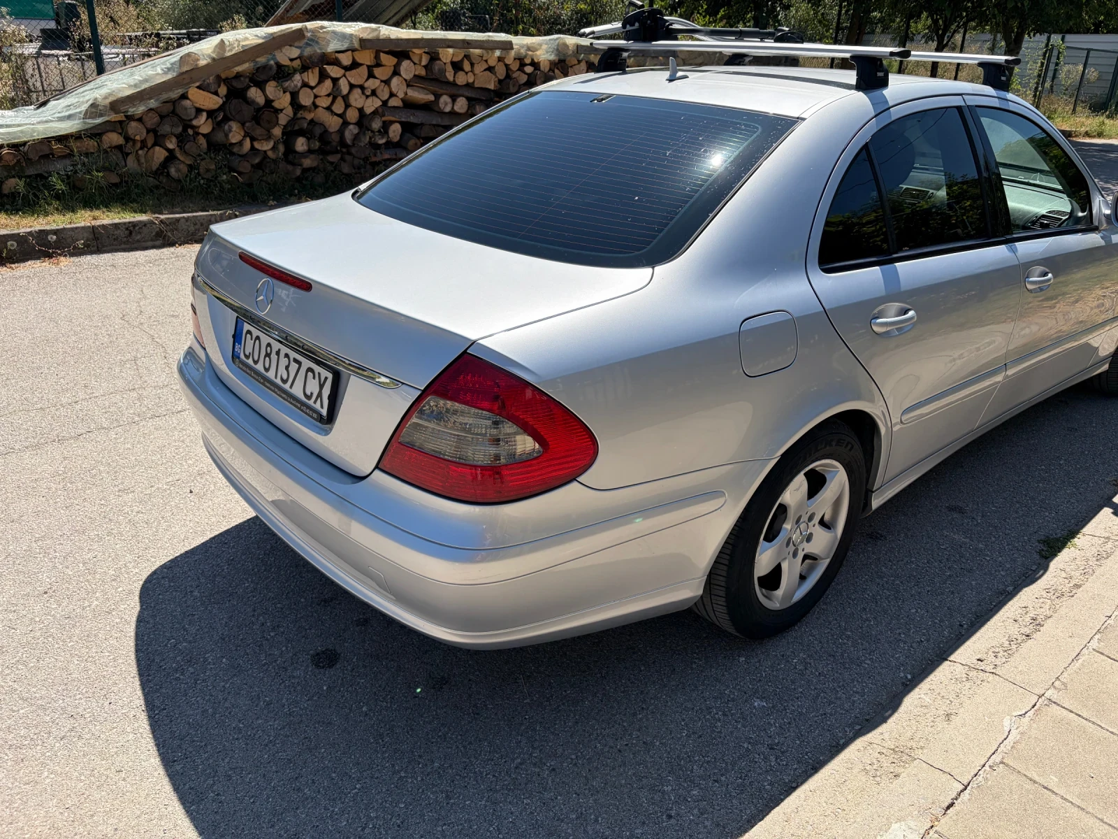 Mercedes-Benz E 200, снимка 9 - Автомобили и джипове - 55679398