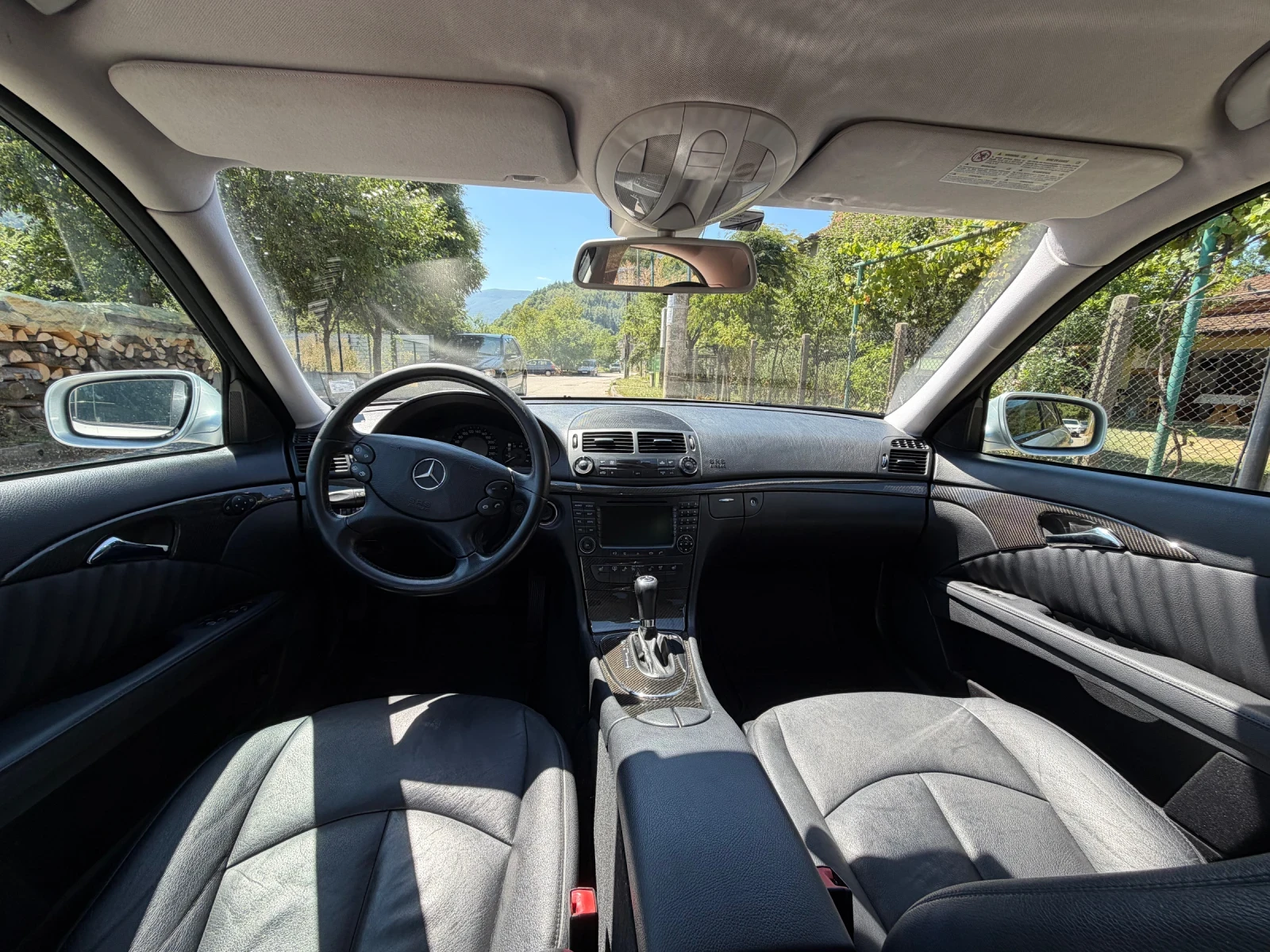 Mercedes-Benz E 200, снимка 13 - Автомобили и джипове - 55679398