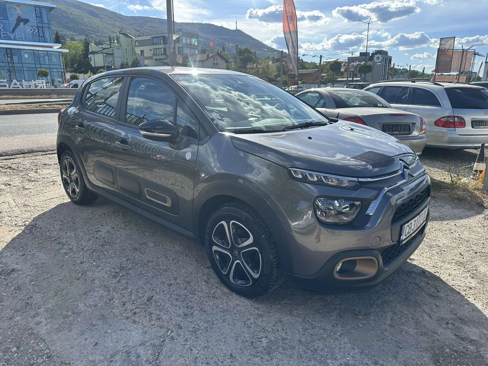 Citroen C3 1.2PureTech Shine 2023г, снимка 2 - Автомобили и джипове - 55953060