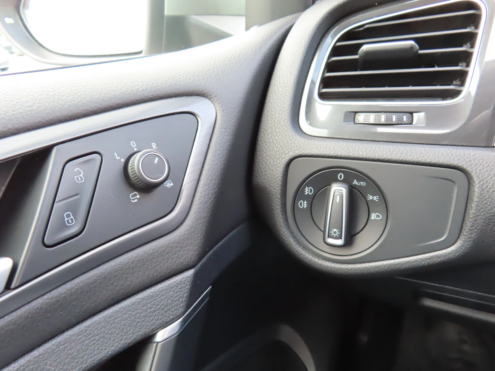VW Golf Variant Comfortline 2.0TDI 150hp, снимка 12 - Автомобили и джипове - 56041077