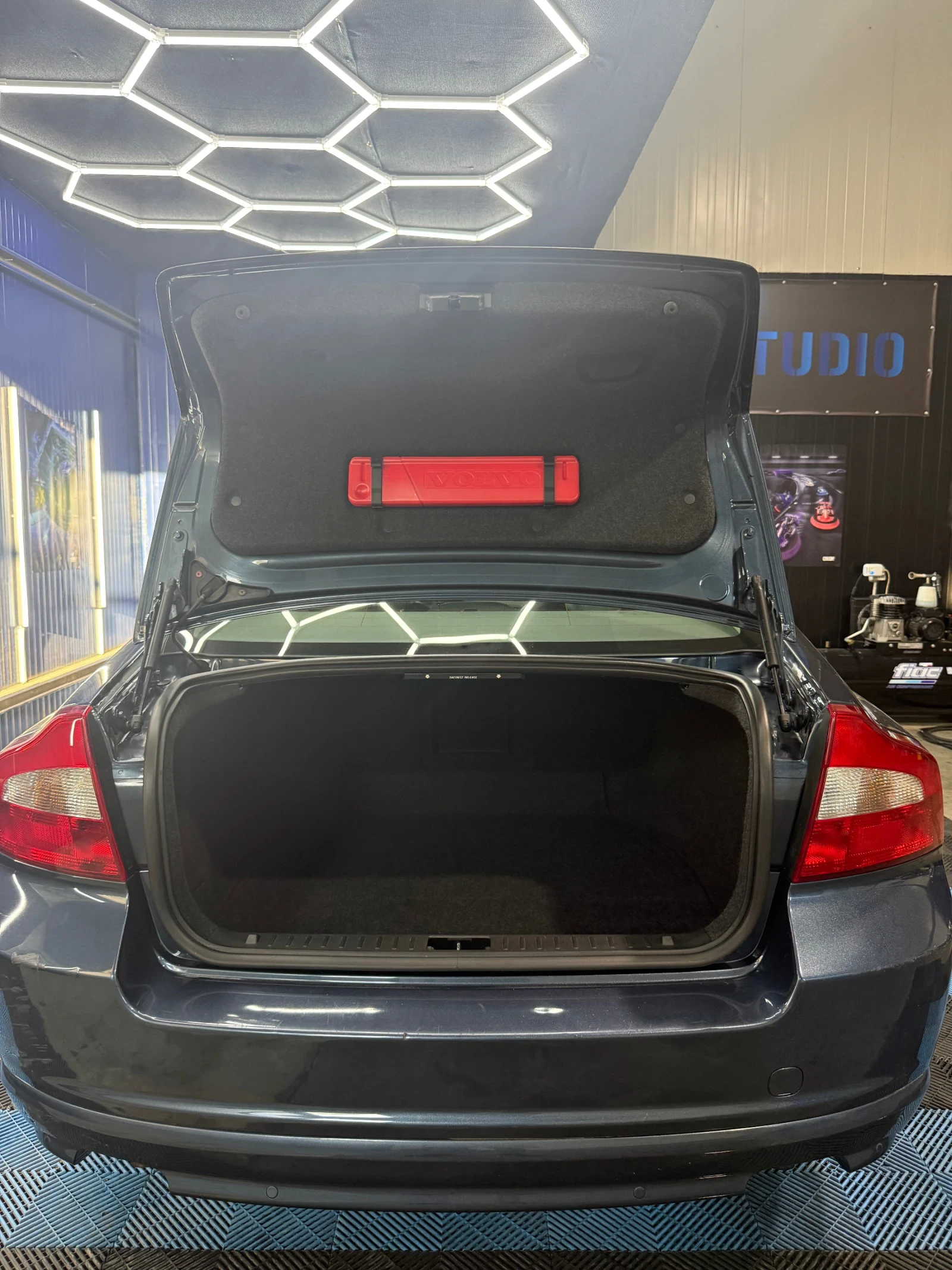Volvo S80 2.5T Швейцария , снимка 13 - Автомобили и джипове - 56132832