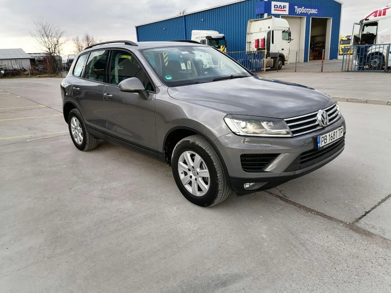 VW Touareg, снимка 8 - Автомобили и джипове - 44319373