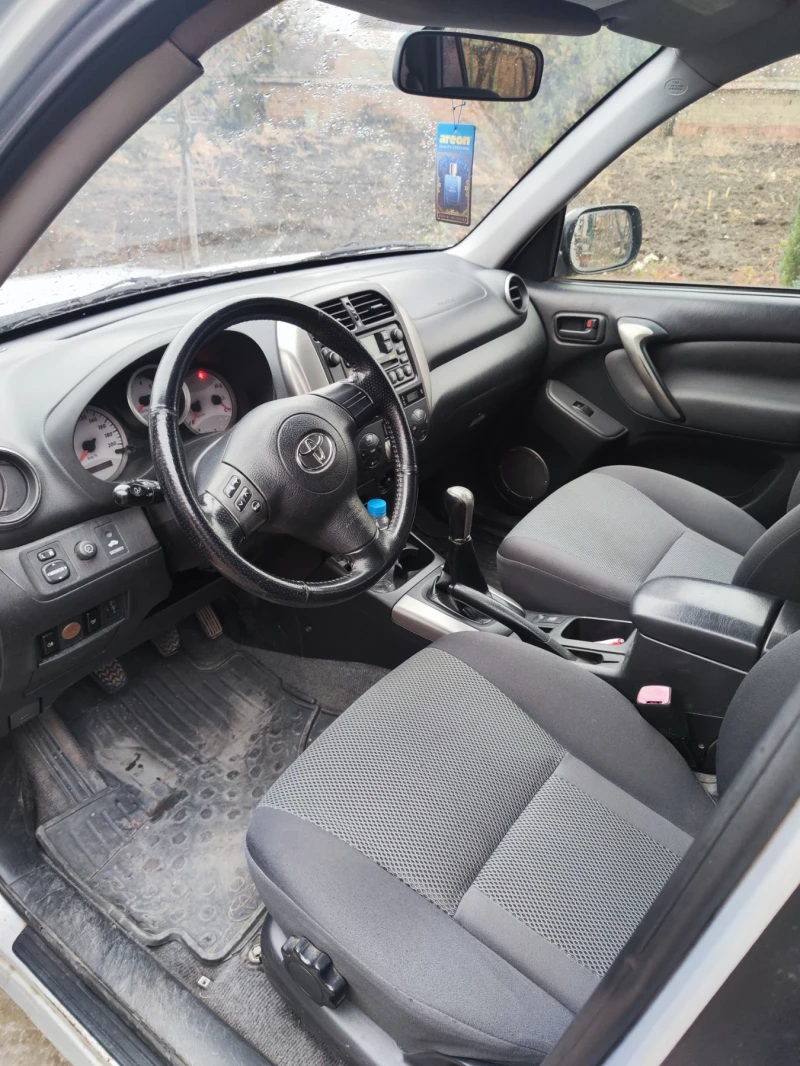 Toyota Rav4, снимка 5 - Автомобили и джипове - 48180355