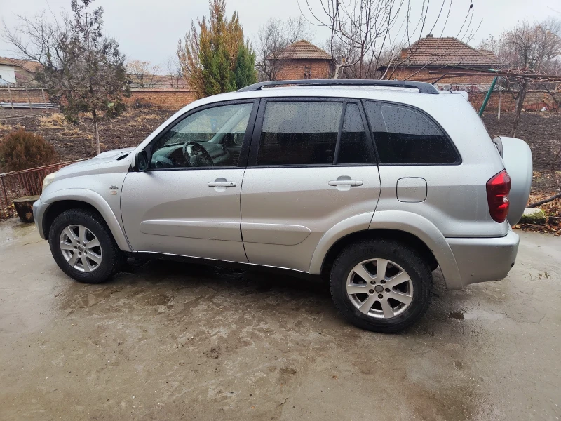 Toyota Rav4, снимка 2 - Автомобили и джипове - 48180355